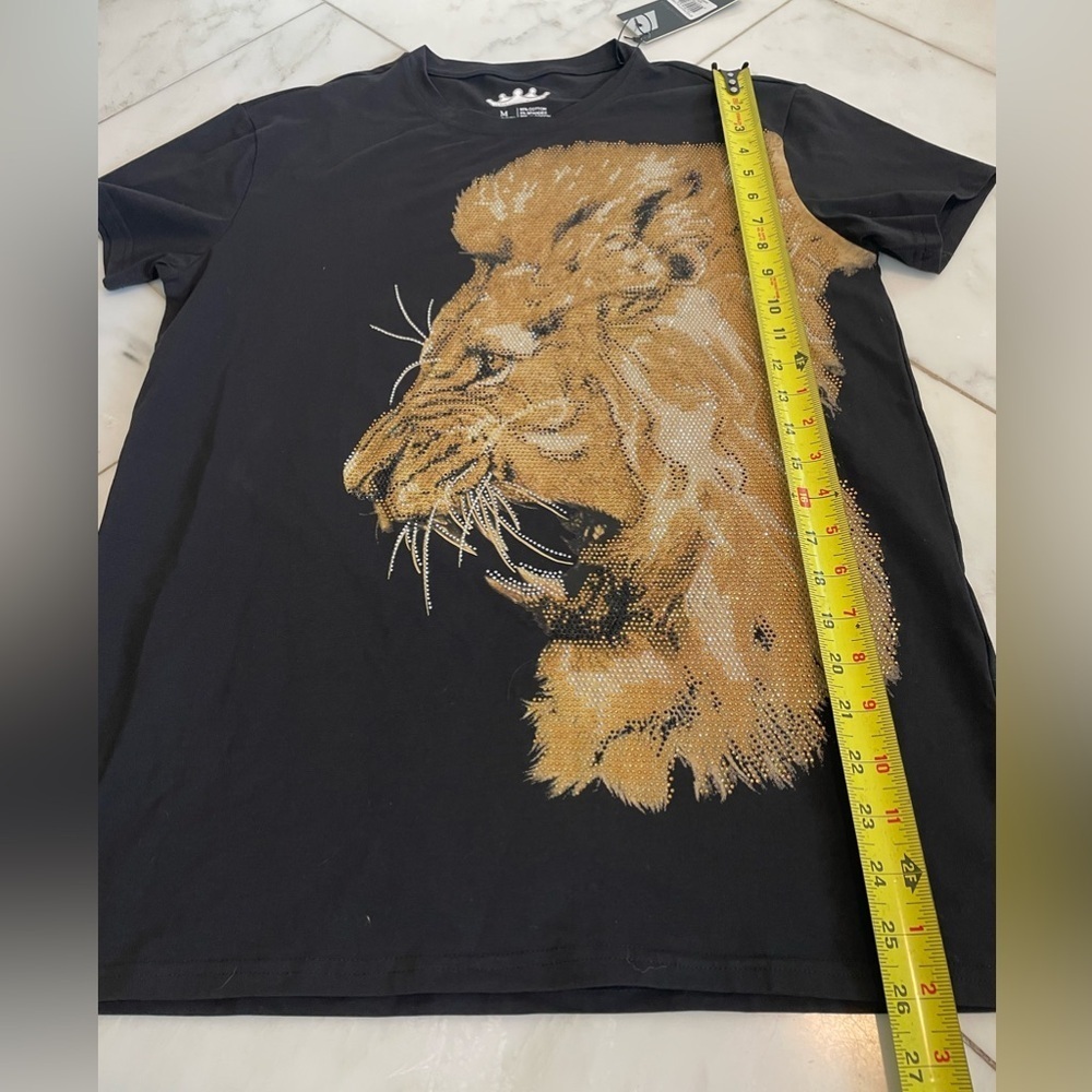 NEW Heads or Tails, men’s medium, black tee shirt with golden rhinestone lion - Picture 5 of 7